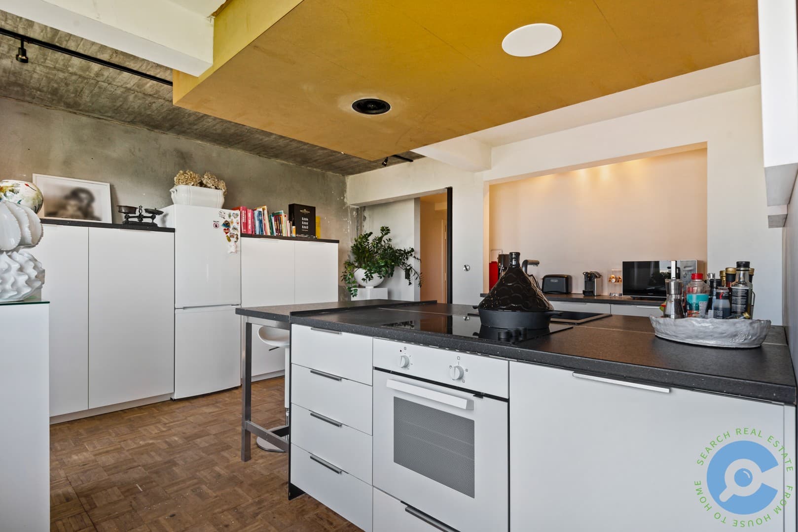 Riante penthouse met prachtige skyline views! 8