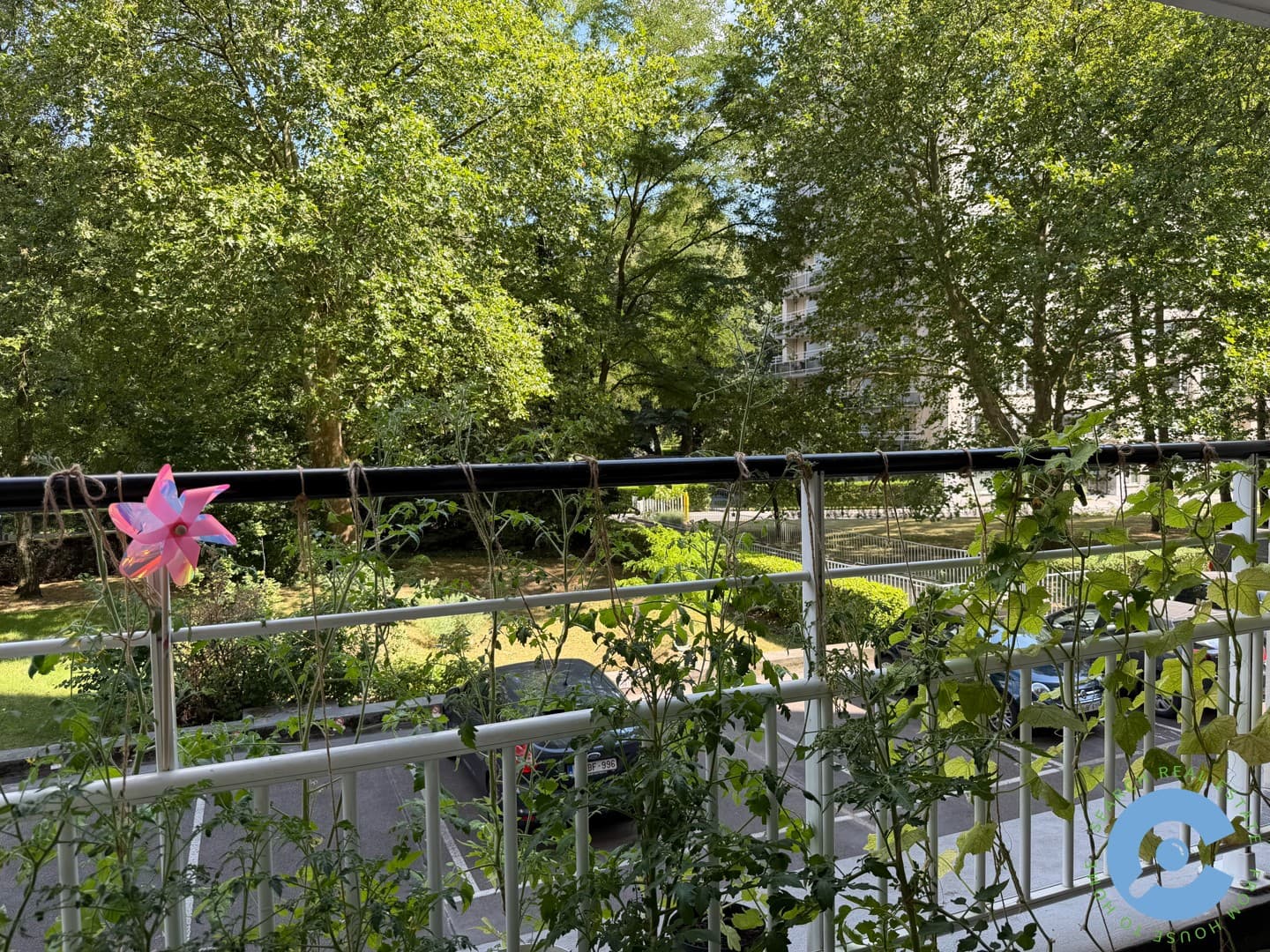 Ruim appartement met 2 slaapkamers en terras! 10