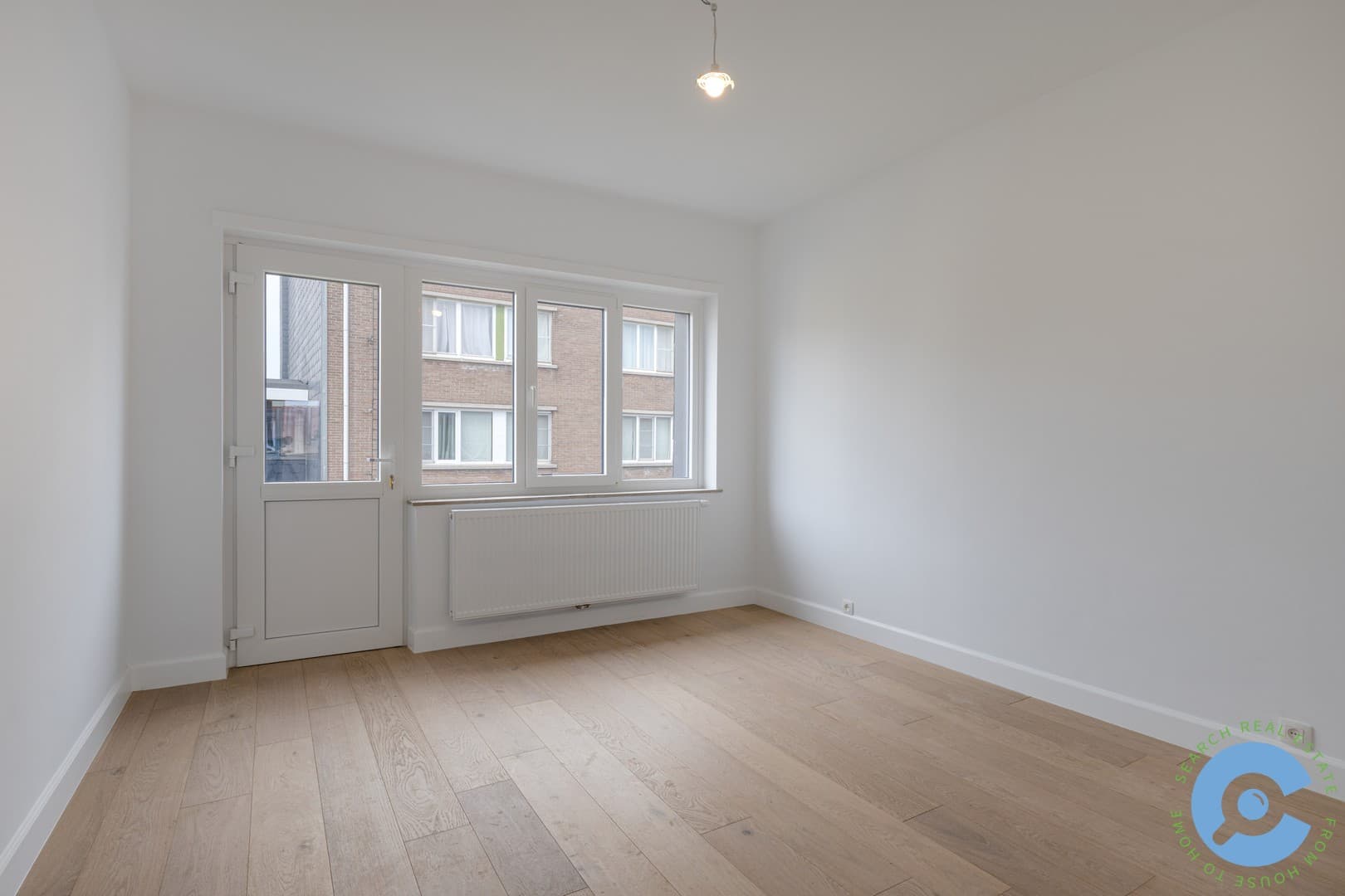 Gerenoveerd appartement met twee slaapkamers! 8