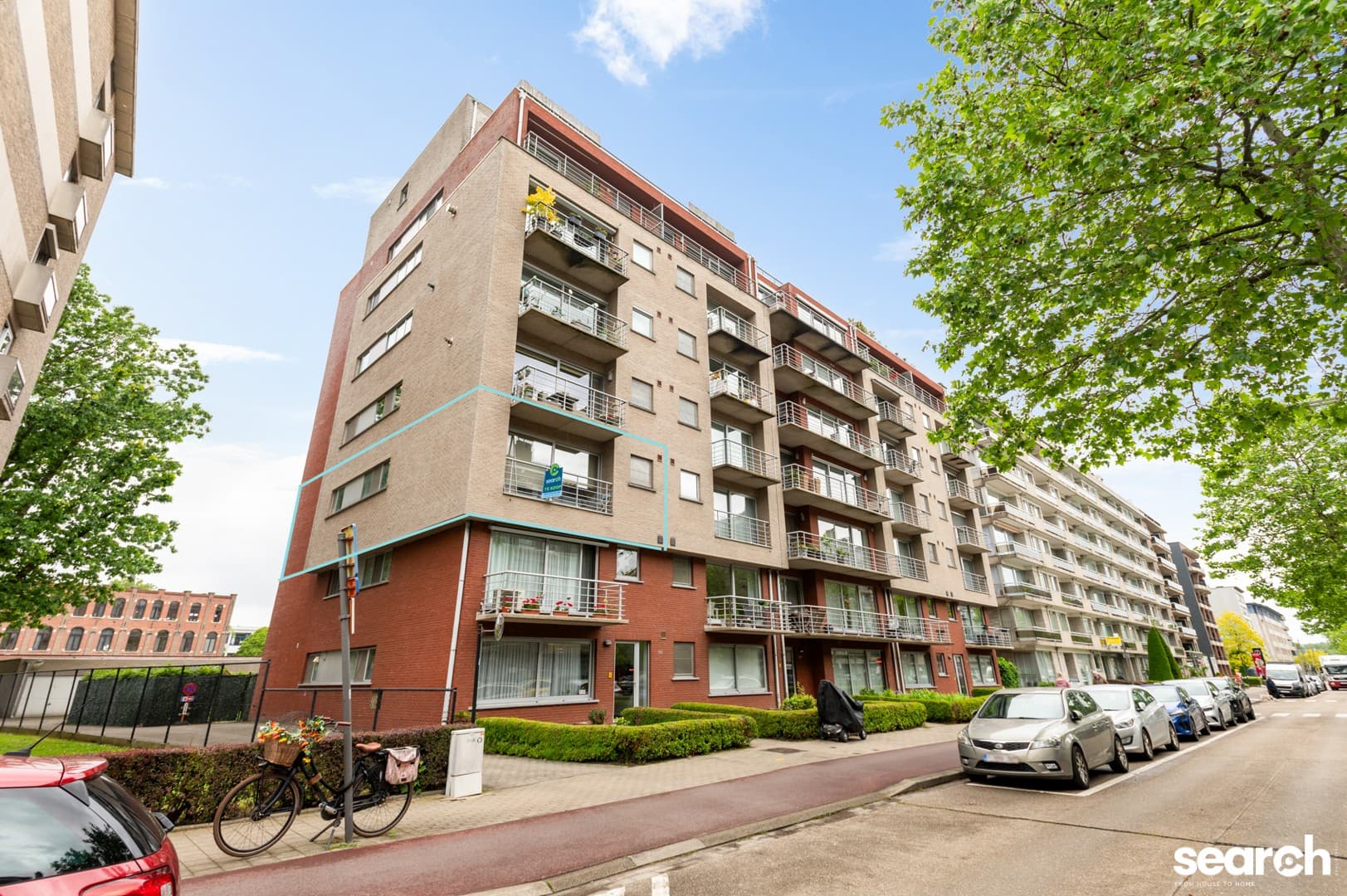 Ruim 3 slaapkamer appartement met terras en garage