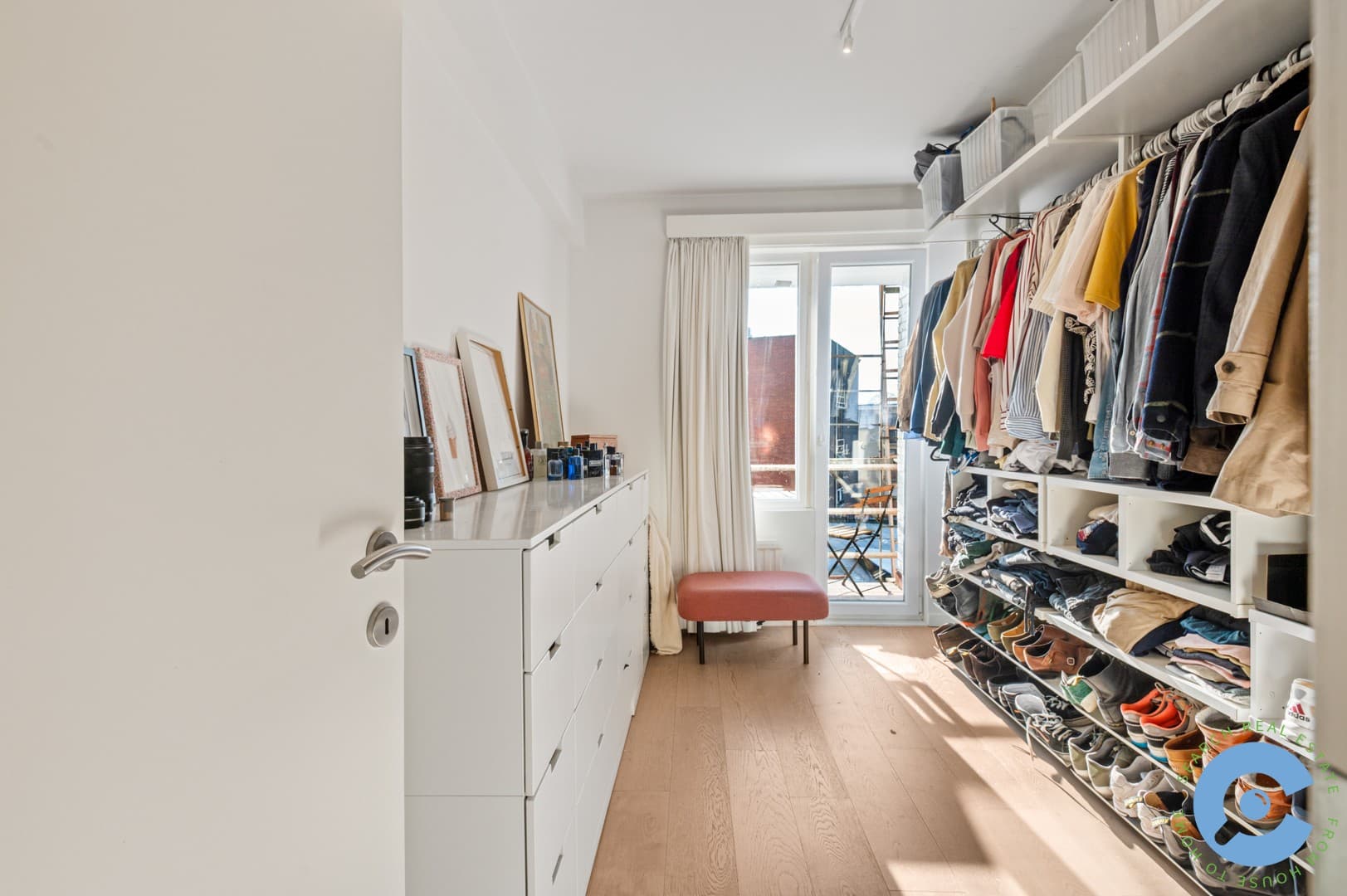 Ruim 2 slaapkamerappartement met terras! 10