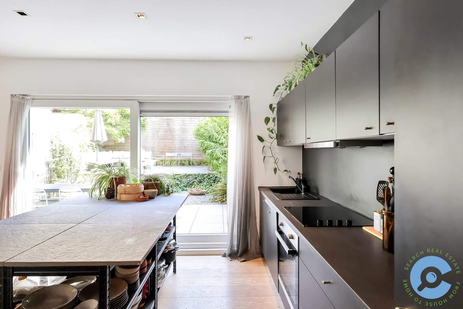 Gelijkvloers 2 slaapkamer appartement met tuin 8