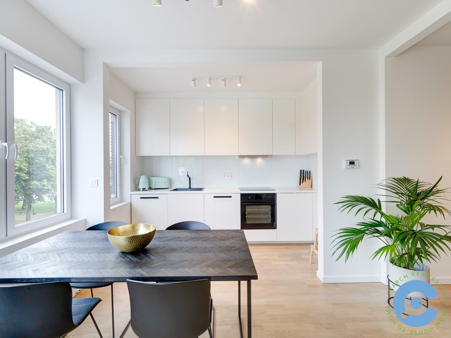 Instapklaar 2 slaapkamer appartement met terras. 4