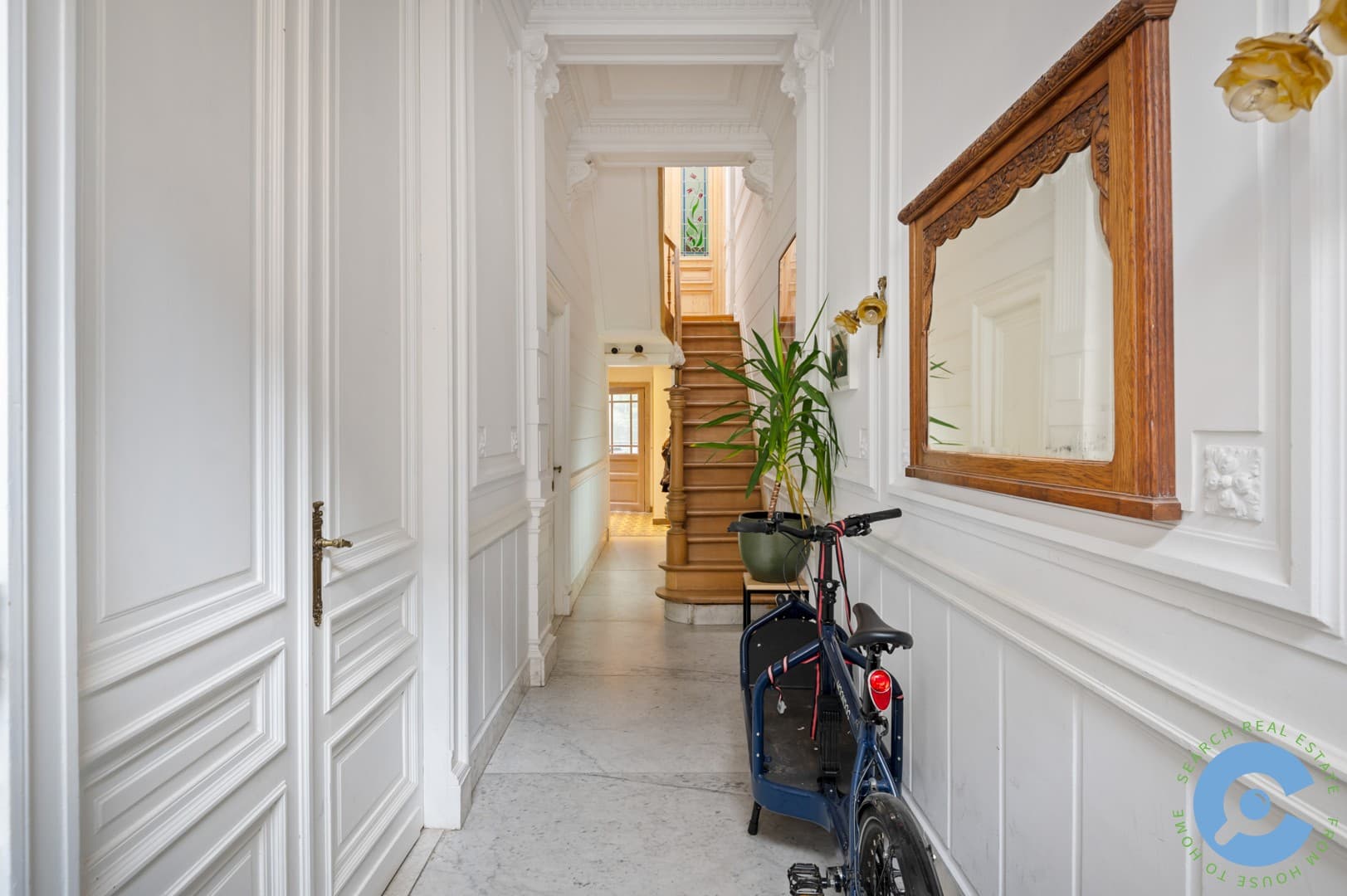 Zeer ruim en instapklaar herenhuis met tuin! 2