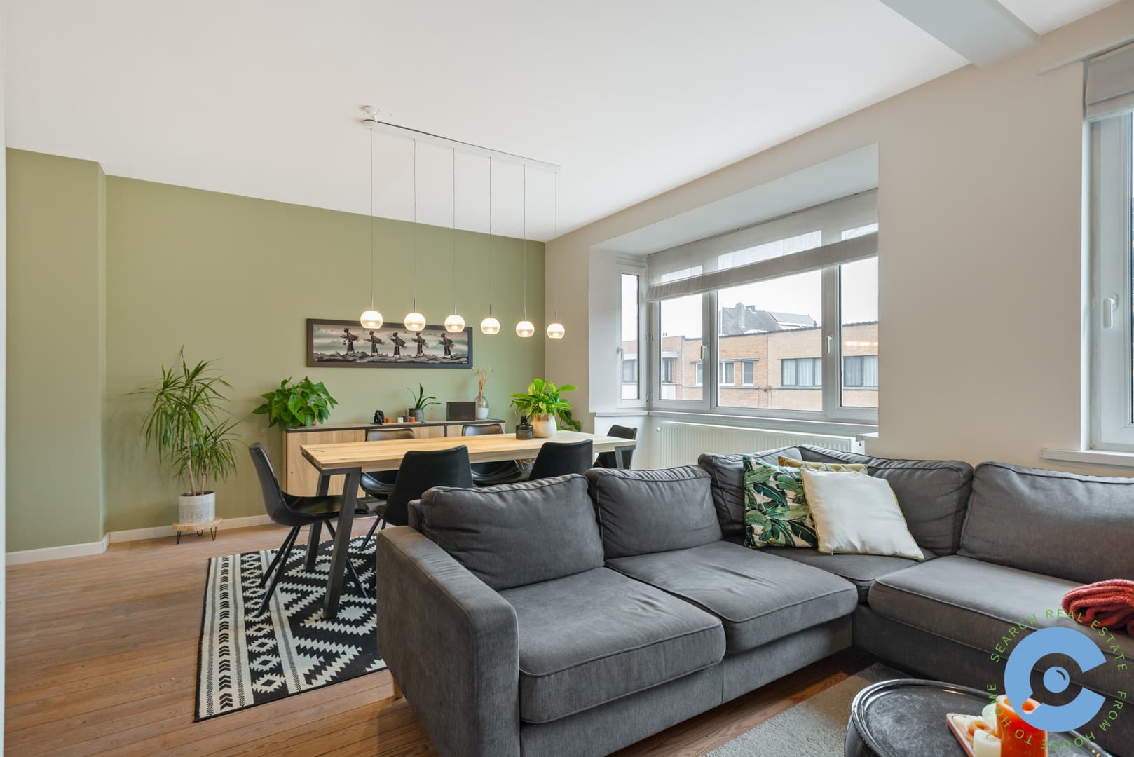Ruim, instapklaar twee slaapkamerappartement! 3