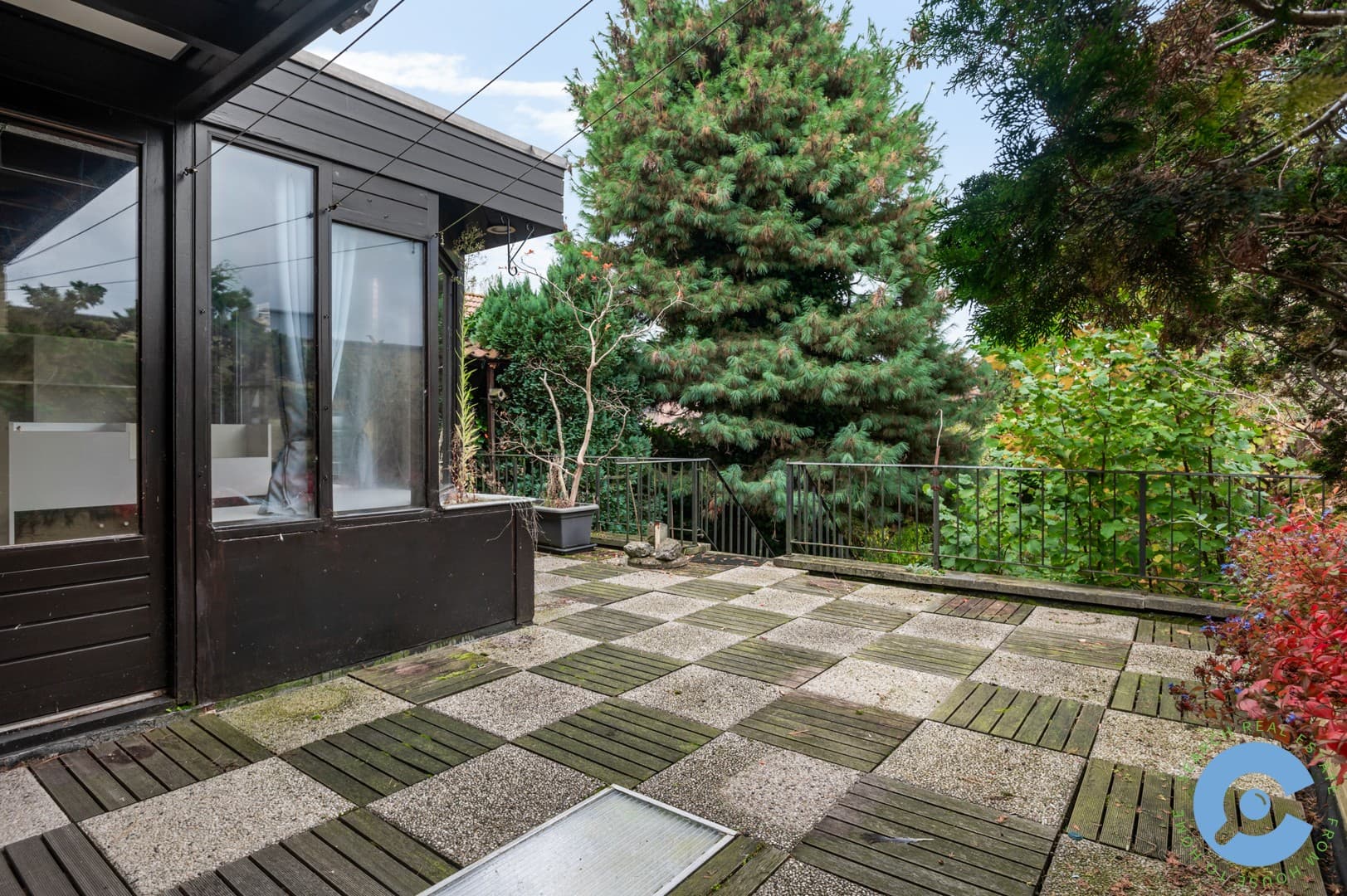 Ruime, te renoveren woning met veel potentieel! 16