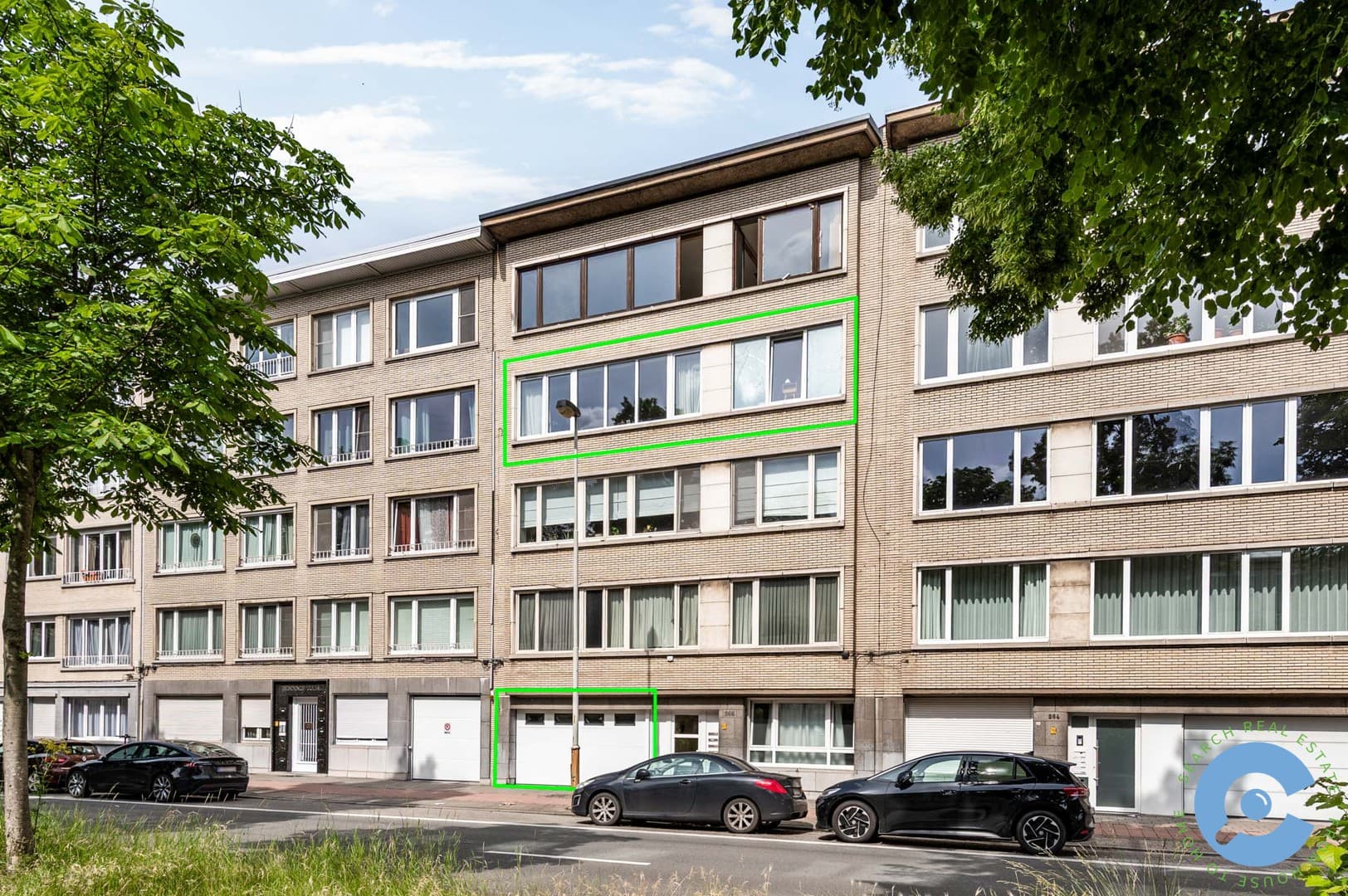 Ruim appartement met terras, tuin en parking