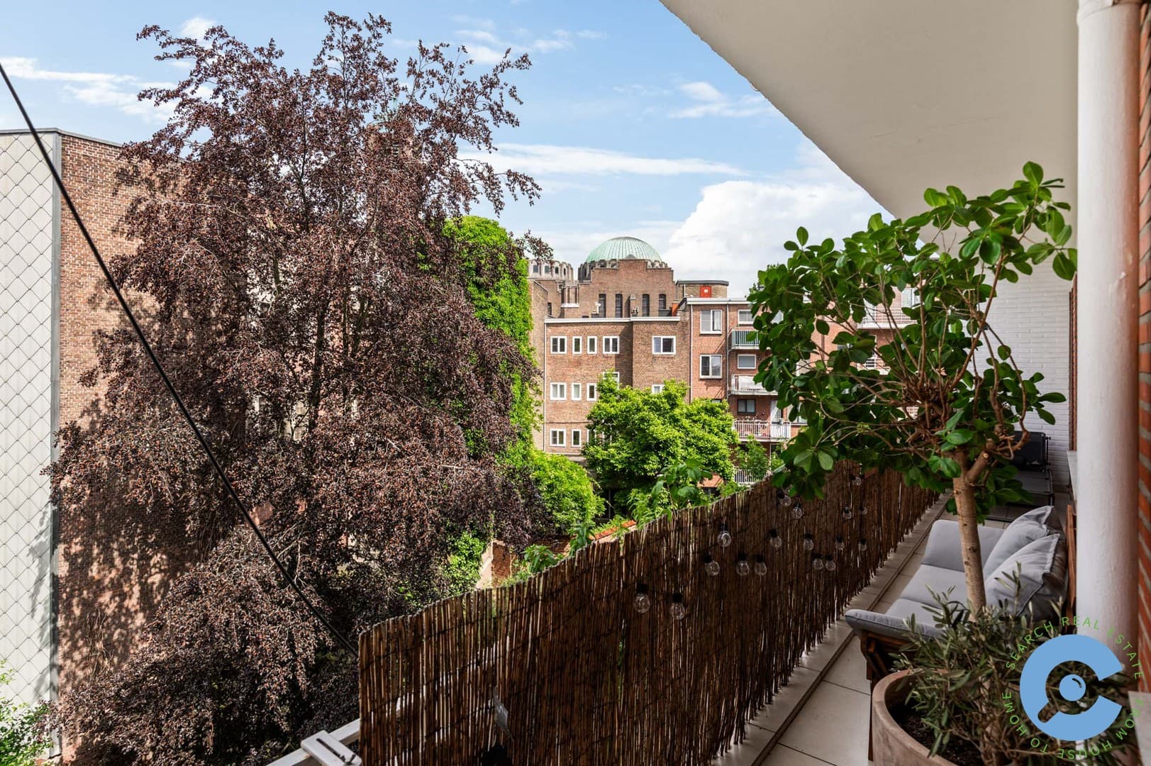 Ruim appartement met terras, tuin en parking 22